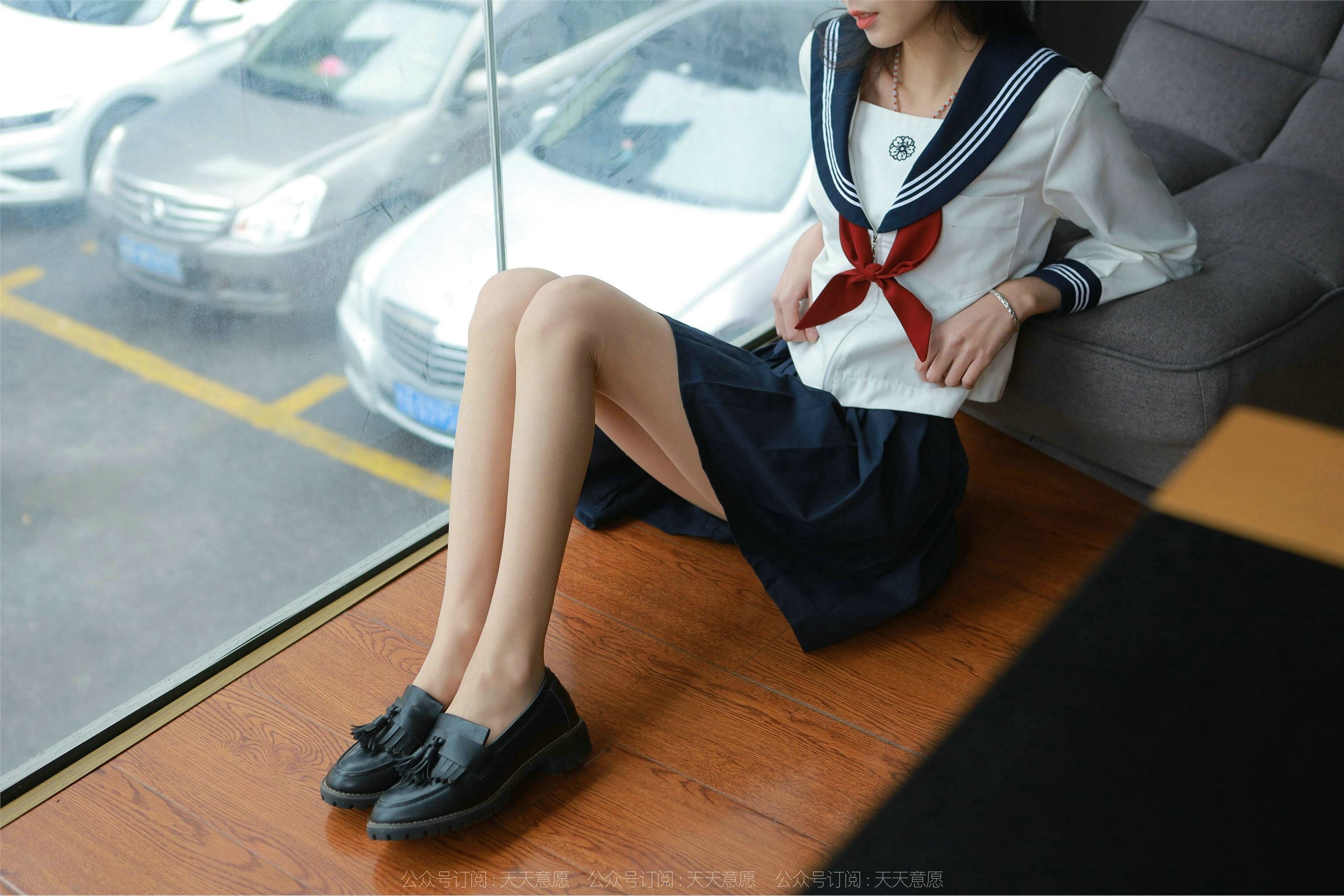 IESS异思趣向  2022.03.03 丝享家1018：团团《可爱JK装》